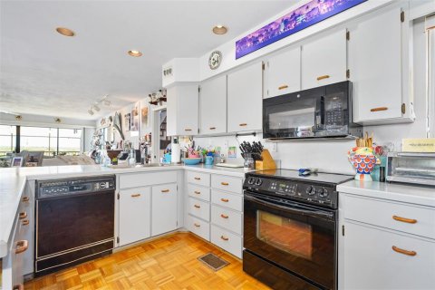 House in Ponce Inlet, Florida 2 bedrooms, 218.88 sq.m. № 1666761 - photo 17