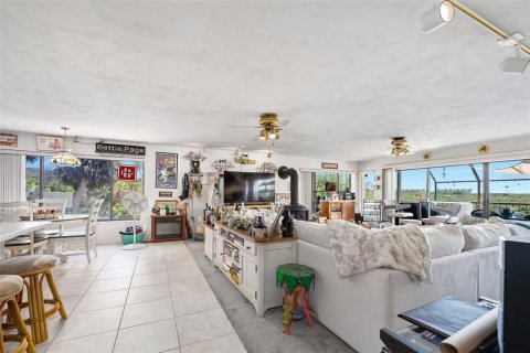 House in Ponce Inlet, Florida 2 bedrooms, 218.88 sq.m. № 1666761 - photo 9