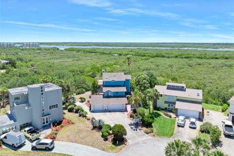 House in Ponce Inlet, Florida 2 bedrooms, 218.88 sq.m. № 1666761 - photo 2