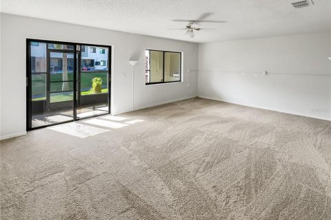 Townhouse in Dunedin, Florida 2 bedrooms, 103.49 sq.m. № 1538818 - photo 13