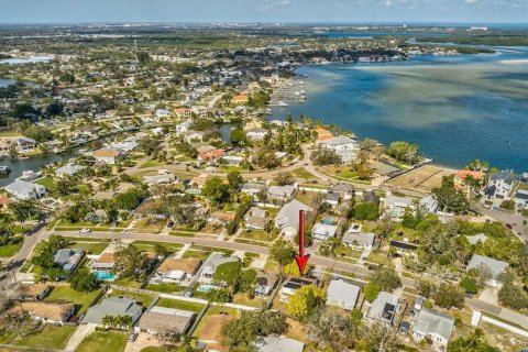 House in Saint Petersburg, Florida 3 bedrooms, 118.54 sq.m. № 1900382 - photo 20