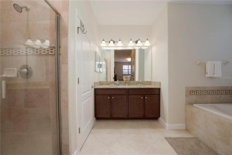 Condo in Davenport, Florida, 2 bedrooms  № 2202384 - photo 19