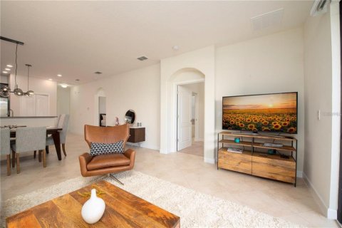 Condo in Davenport, Florida, 2 bedrooms  № 2202384 - photo 12