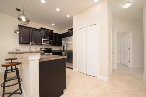Condo in Davenport, Florida, 2 bedrooms  № 2202384 - photo 6