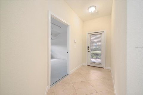 Condo in Davenport, Florida, 2 bedrooms  № 2202384 - photo 4