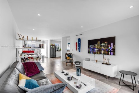 Condo in Miami Beach, Florida, 1 bedroom  № 1882467 - photo 9