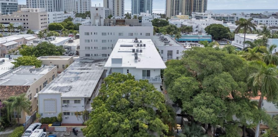 Condo in Miami Beach, Florida, 1 bedroom  № 1882467