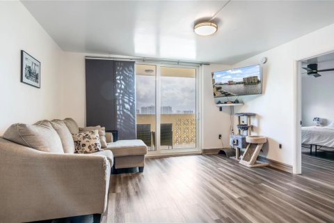 Condominio en venta en Hallandale Beach, Florida, 2 dormitorios, 102.19 m2 № 2250559 - foto 7