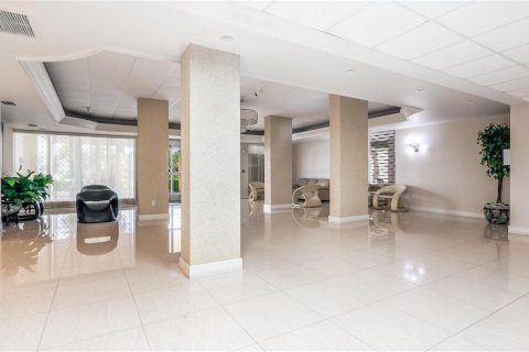 Condominio en venta en Hallandale Beach, Florida, 2 dormitorios, 102.19 m2 № 2250559 - foto 27