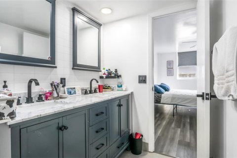 Condominio en venta en Hallandale Beach, Florida, 2 dormitorios, 102.19 m2 № 2250559 - foto 23