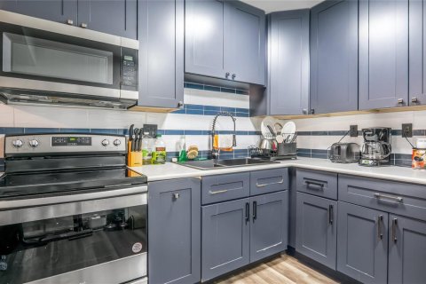 Condominio en venta en Hallandale Beach, Florida, 2 dormitorios, 102.19 m2 № 2250559 - foto 6