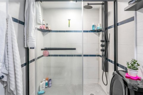 Condominio en venta en Hallandale Beach, Florida, 2 dormitorios, 102.19 m2 № 2250559 - foto 18