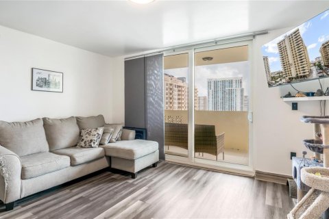 Condominio en venta en Hallandale Beach, Florida, 2 dormitorios, 102.19 m2 № 2250559 - foto 8