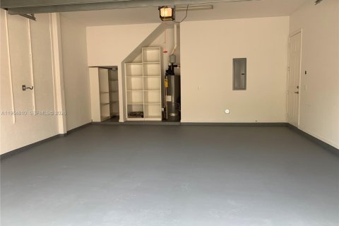 Снять в аренду таунхаус в Санрайз, Флорида 3 спальни, 270.07м2, № 2026213 - фото 3