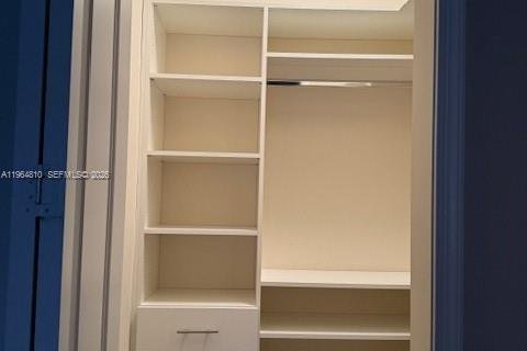 Touwnhouse à louer à Sunrise, Floride: 3 chambres, 270.07 m2 № 2026213 - photo 16