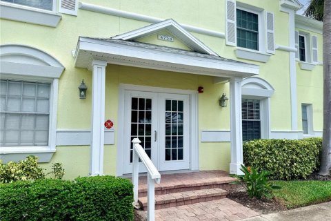 Condominio en Saint Petersburg, Florida, 1 dormitorio  № 2285443
