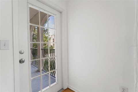 Condo in Tampa, Florida, 2 bedrooms  № 1822921 - photo 23