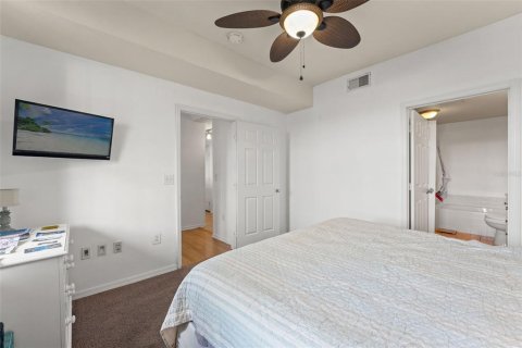Condo in Tampa, Florida, 2 bedrooms  № 1822921 - photo 12