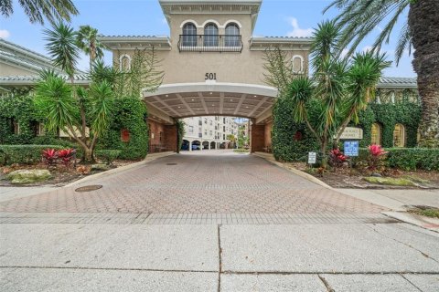 Condo in Tampa, Florida, 2 bedrooms  № 1822921 - photo 1