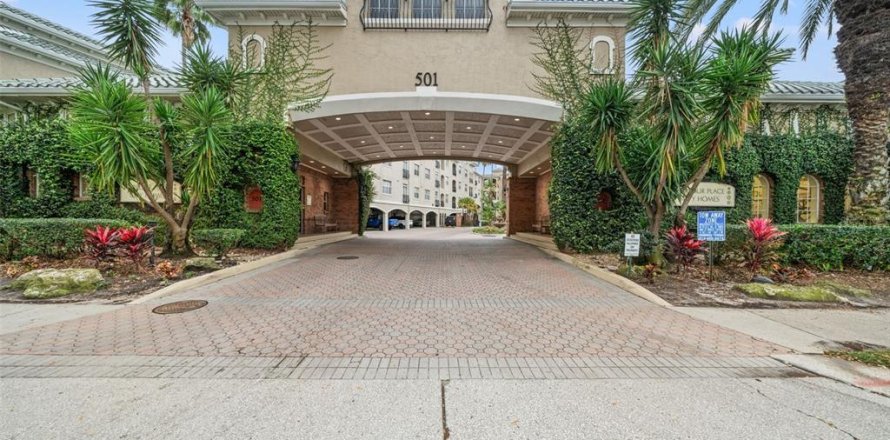Condo in Tampa, Florida, 2 bedrooms № 1822921