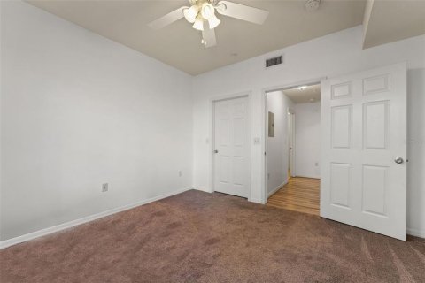 Condo in Tampa, Florida, 2 bedrooms  № 1822921 - photo 21