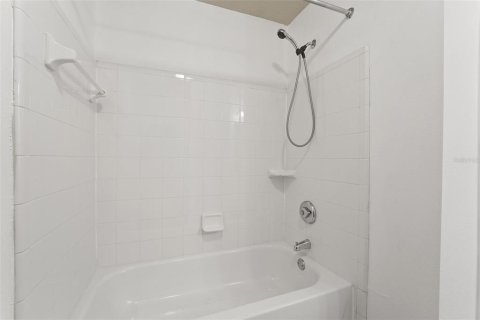 Condo in Tampa, Florida, 2 bedrooms  № 1822921 - photo 17