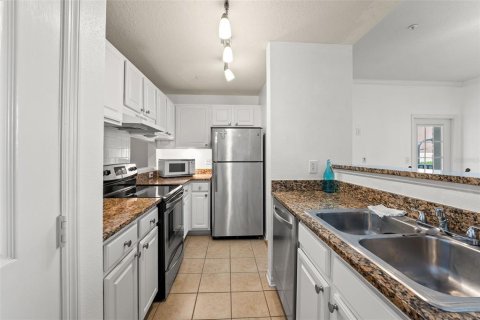 Condo in Tampa, Florida, 2 bedrooms  № 1822921 - photo 10