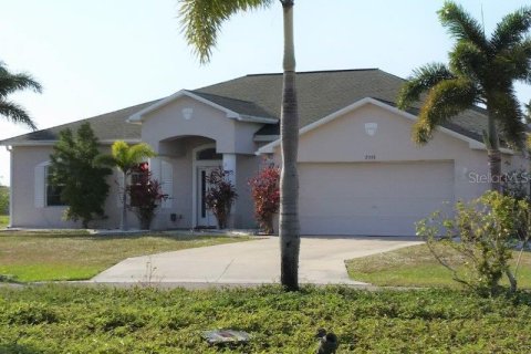 Villa ou maison à louer à Punta Gorda, Floride: 3 chambres, 198.07 m2 № 1686850 - photo 1