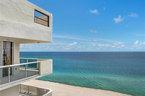 Condo in Miami Beach, Florida, 4 bedrooms  № 1833990 - photo 29