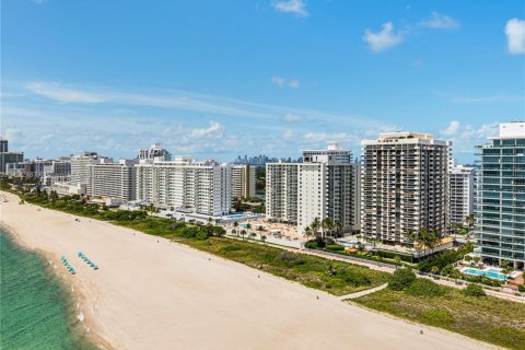 Condo in Miami Beach, Florida, 4 bedrooms  № 1833990 - photo 17