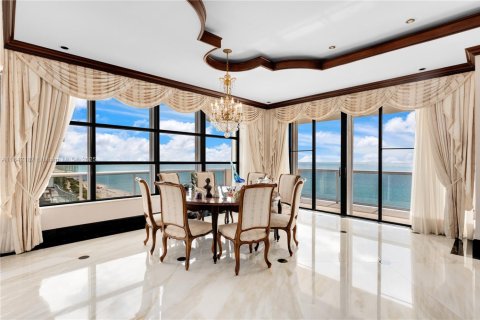 Condo in Miami Beach, Florida, 4 bedrooms  № 1833990 - photo 22