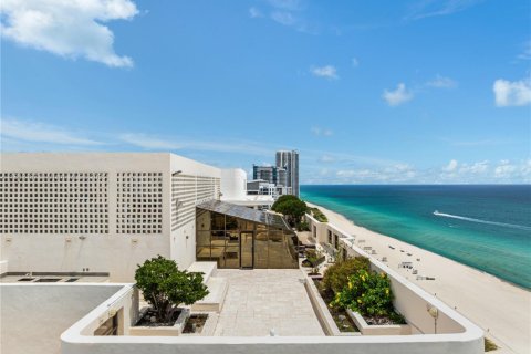 Condo in Miami Beach, Florida, 4 bedrooms  № 1833990 - photo 16