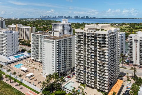 Condo in Miami Beach, Florida, 4 bedrooms  № 1833990 - photo 19