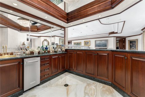 Condo in Miami Beach, Florida, 4 bedrooms  № 1833990 - photo 26