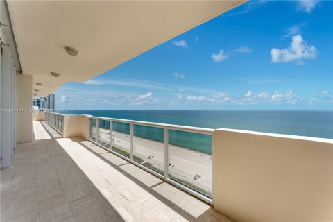 Condo in Miami Beach, Florida, 4 bedrooms  № 1833990 - photo 4