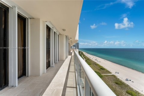 Condo in Miami Beach, Florida, 4 bedrooms  № 1833990 - photo 5