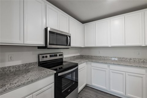 Townhouse in Poinciana, Florida 3 bedrooms, 166.76 sq.m. № 1810139 - photo 5