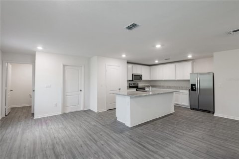 Townhouse in Poinciana, Florida 3 bedrooms, 166.76 sq.m. № 1810139 - photo 3