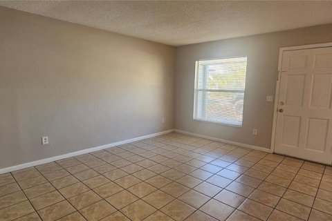 Apartamento en alquiler en DeLand, Florida, 2 dormitorios, 78.97 m2 № 1917491 - foto 4