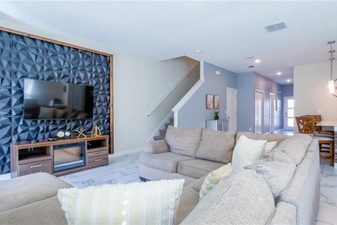 Touwnhouse à vendre à Davenport, Floride: 5 chambres, 201.32 m2 № 2130859 - photo 6