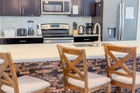 Touwnhouse à vendre à Davenport, Floride: 5 chambres, 201.32 m2 № 2130859 - photo 3