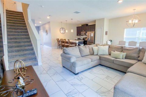 Touwnhouse à vendre à Davenport, Floride: 5 chambres, 201.32 m2 № 2130859 - photo 7