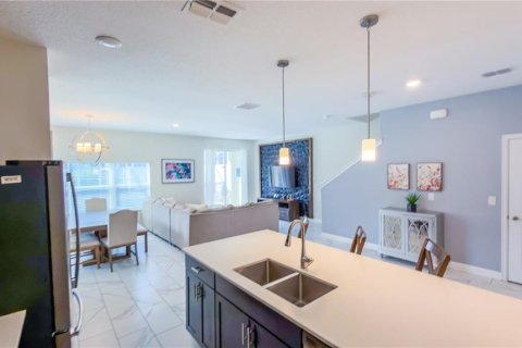 Touwnhouse à vendre à Davenport, Floride: 5 chambres, 201.32 m2 № 2130859 - photo 4