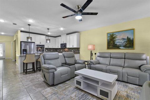 House in Orlando, Florida 4 bedrooms, 173.91 sq.m. № 1687218 - photo 20