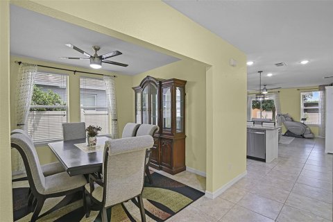 House in Orlando, Florida 4 bedrooms, 173.91 sq.m. № 1687218 - photo 9