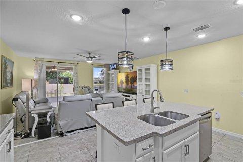 House in Orlando, Florida 4 bedrooms, 173.91 sq.m. № 1687218 - photo 16
