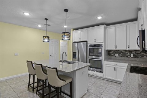 House in Orlando, Florida 4 bedrooms, 173.91 sq.m. № 1687218 - photo 15