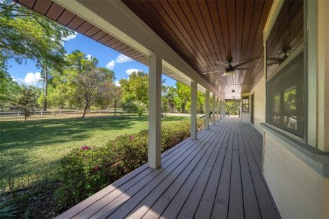 Villa ou maison à vendre à Lady Lake, Floride: 4 chambres, 371.24 m2 № 1723877 - photo 11