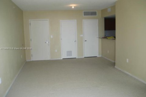 Купить кондоминиум в Майами, Флорида 1 спальня, 74.04м2, № 1924548 - фото 3