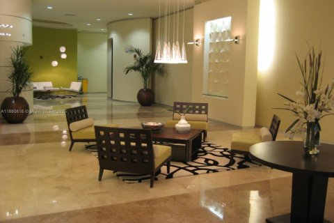 Купить кондоминиум в Майами, Флорида 1 спальня, 74.04м2, № 1924548 - фото 12